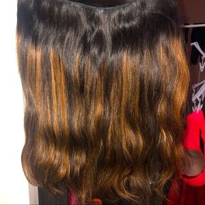 “Halo” style hair extensions HUMAN
